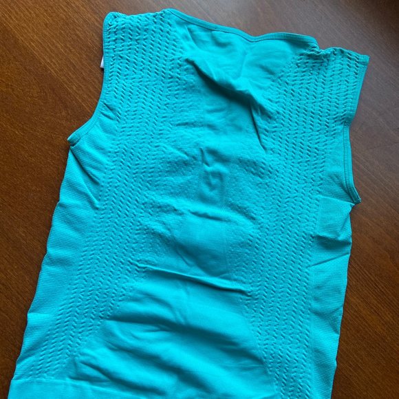 Nike Sphere Seamless Performance Sports Tank - Picture 4 of 5
